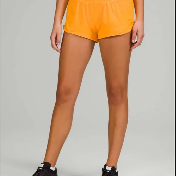 ✨ 🍋RARE Color Lululemon Hotty Hot Low-Rise Lined Short 2.5&quot; Clementine size 10