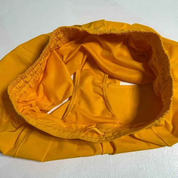 ✨ 🍋RARE Color Lululemon Hotty Hot Low-Rise Lined Short 2.5&quot; Clementine size 10