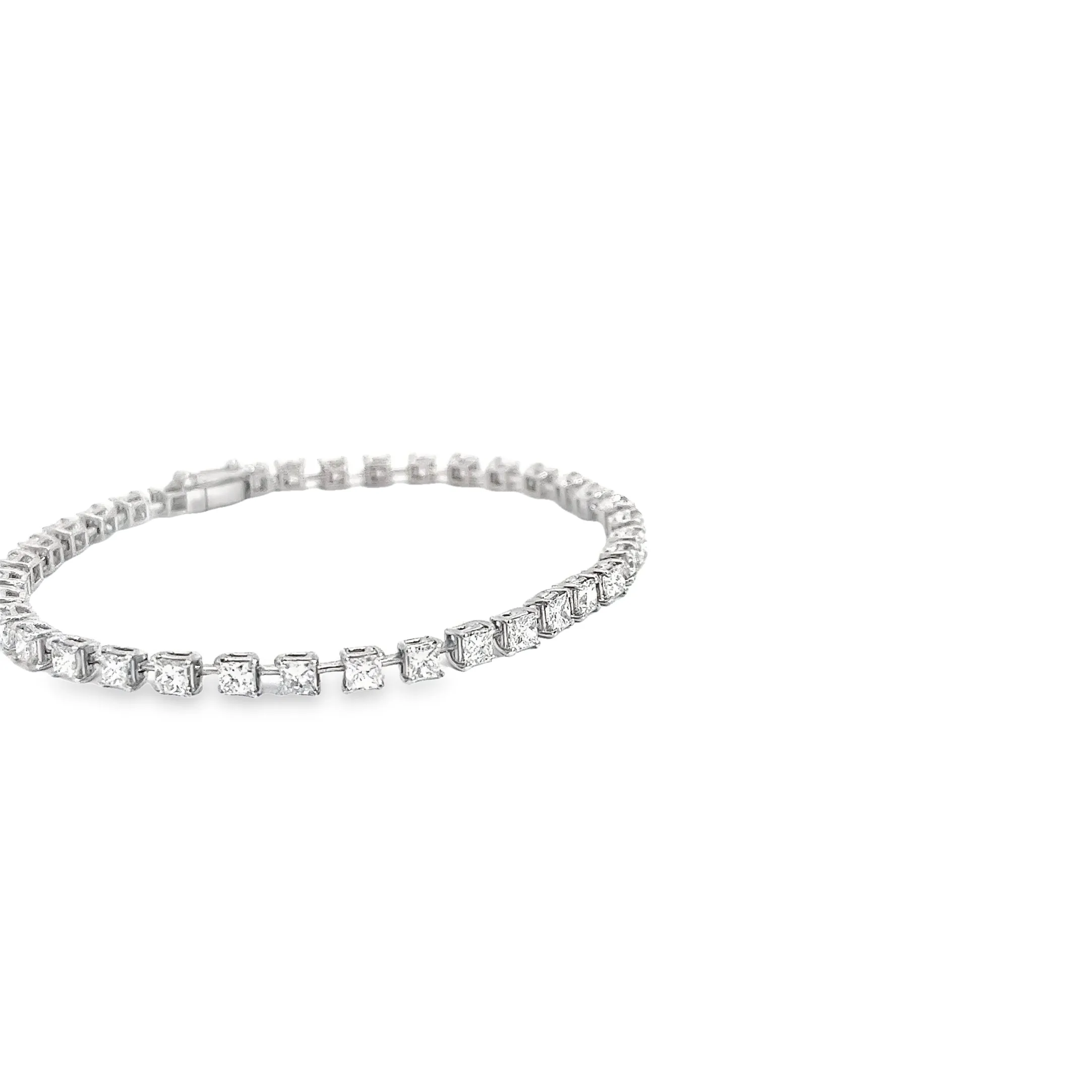 18KW 4.12CT GVS2 PRINCESS CUT DIAMOND TENNIS BRACELET