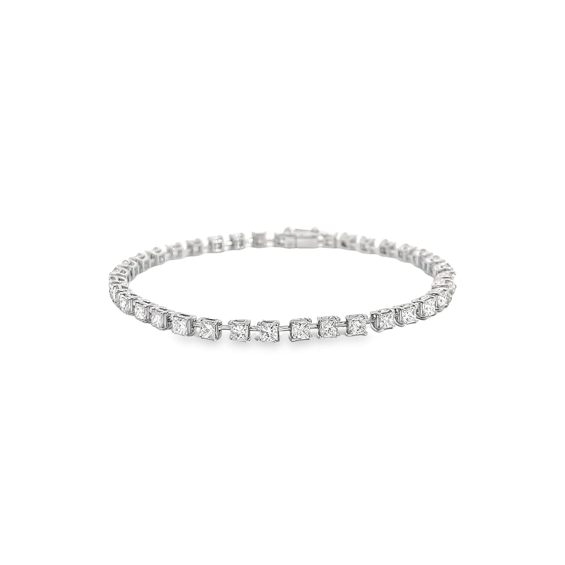 18KW 4.12CT GVS2 PRINCESS CUT DIAMOND TENNIS BRACELET