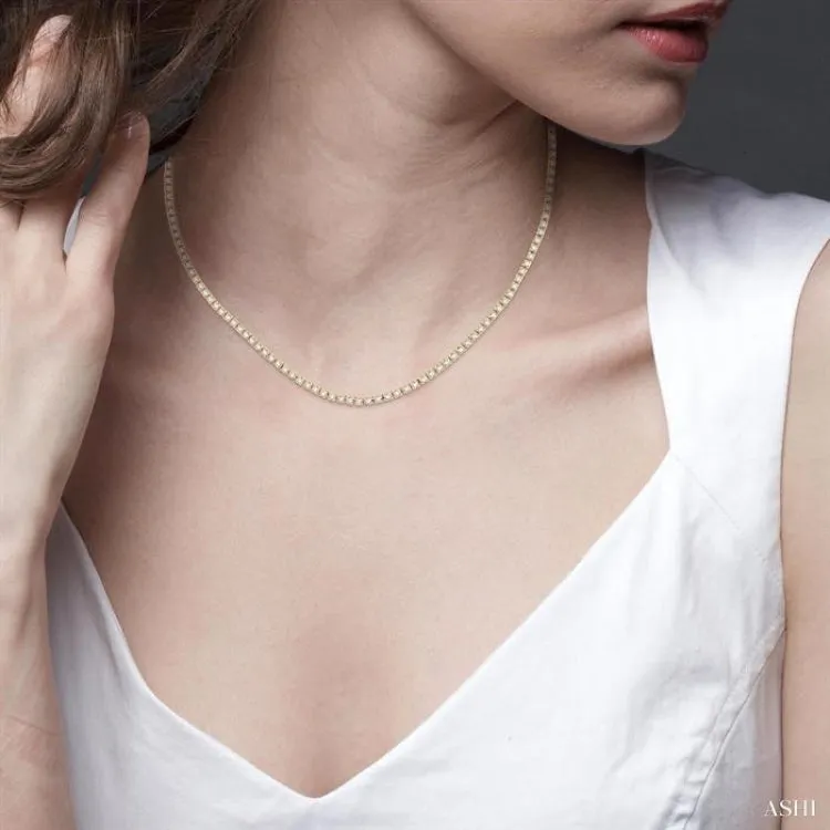 3.00 ctw Round Cut Diamond Tennis Necklace in 14K Yellow Gold