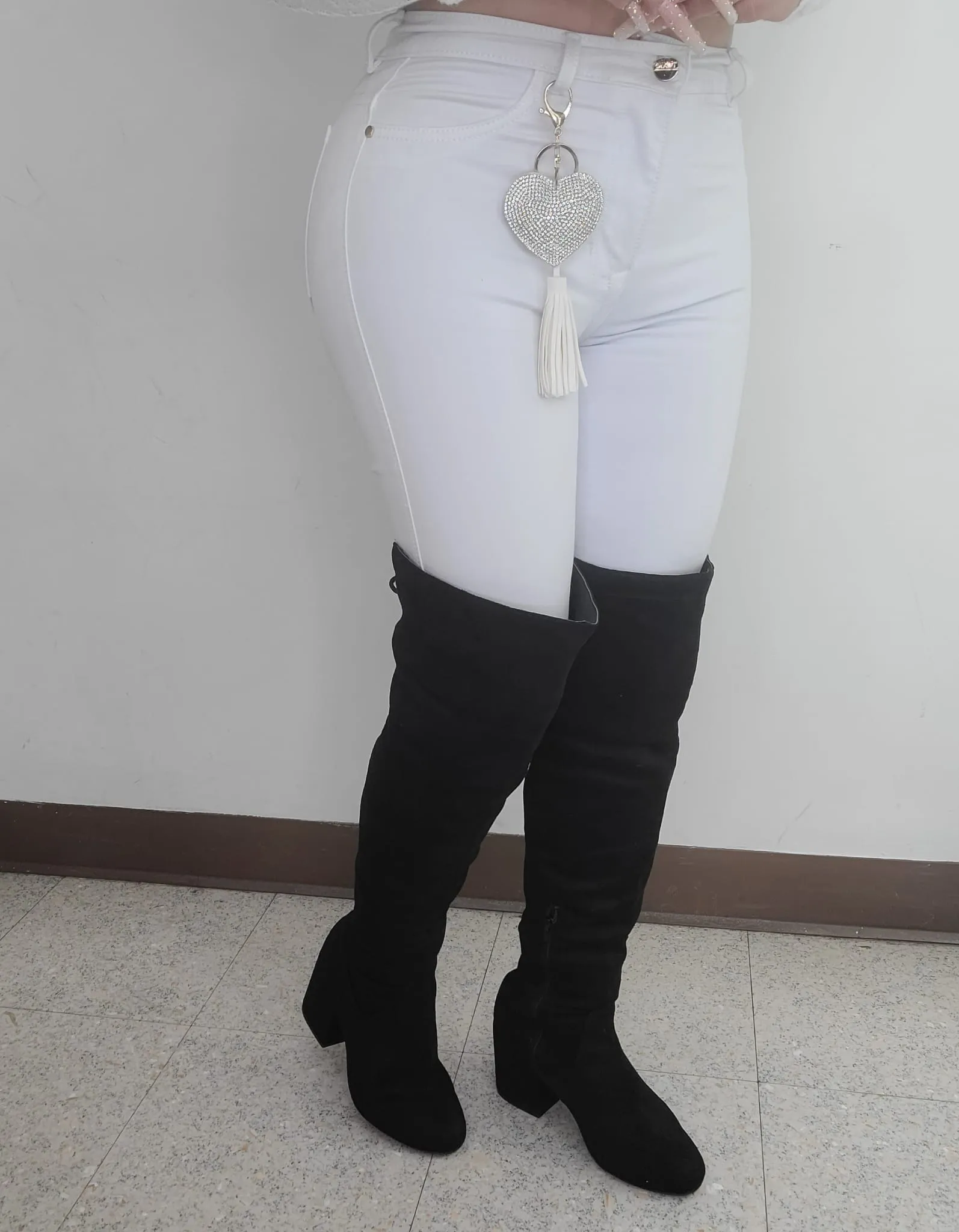 Amaya-01 black