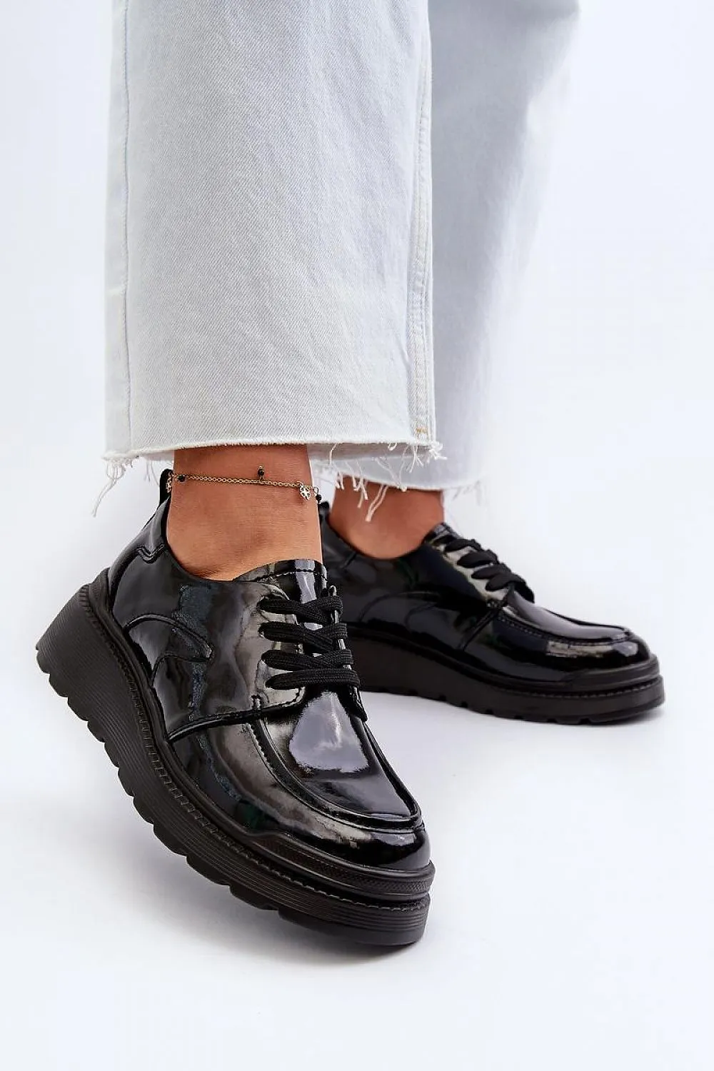 Buskin low shoes