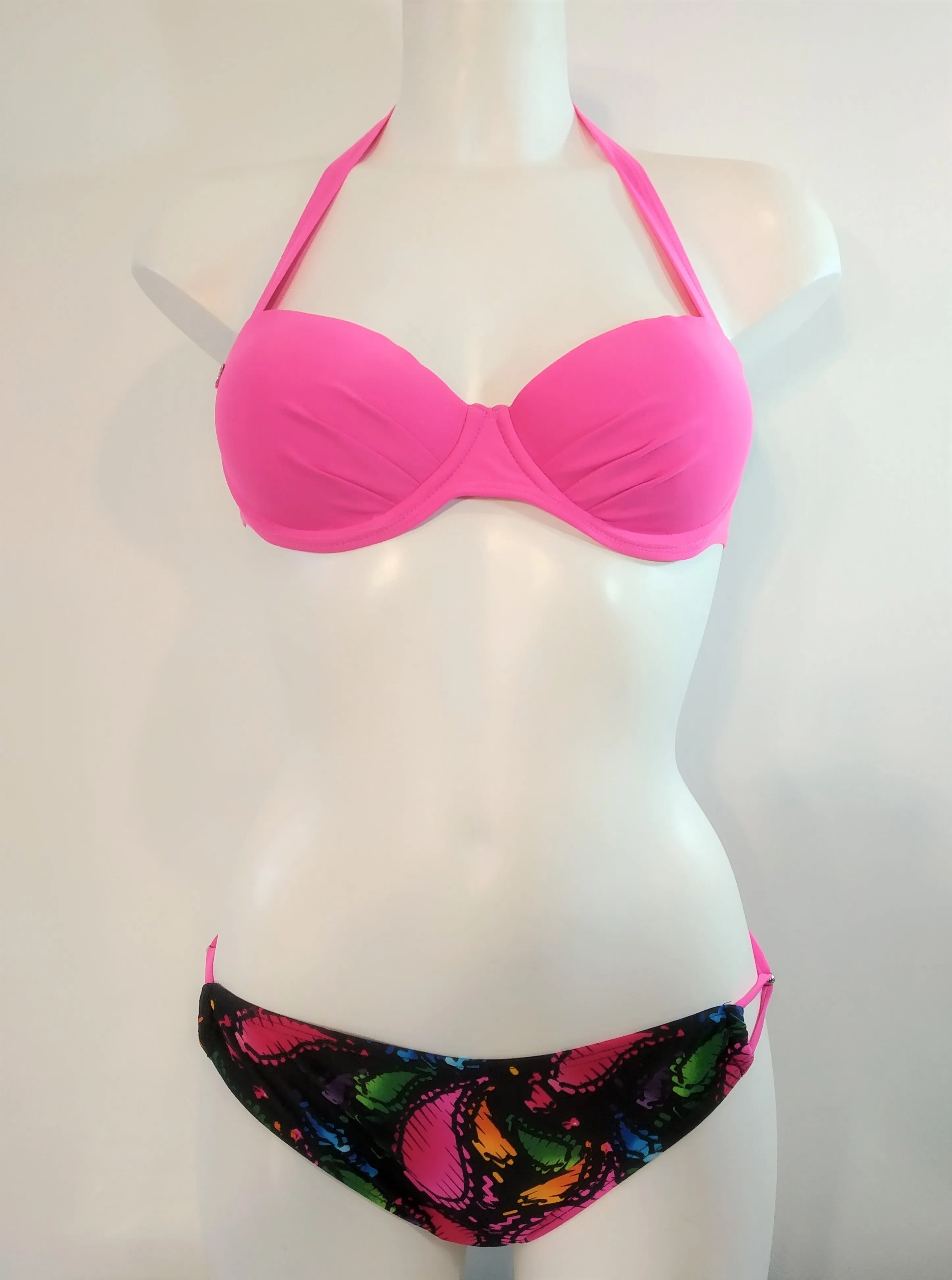 Butterfly  Low cut  bottoms