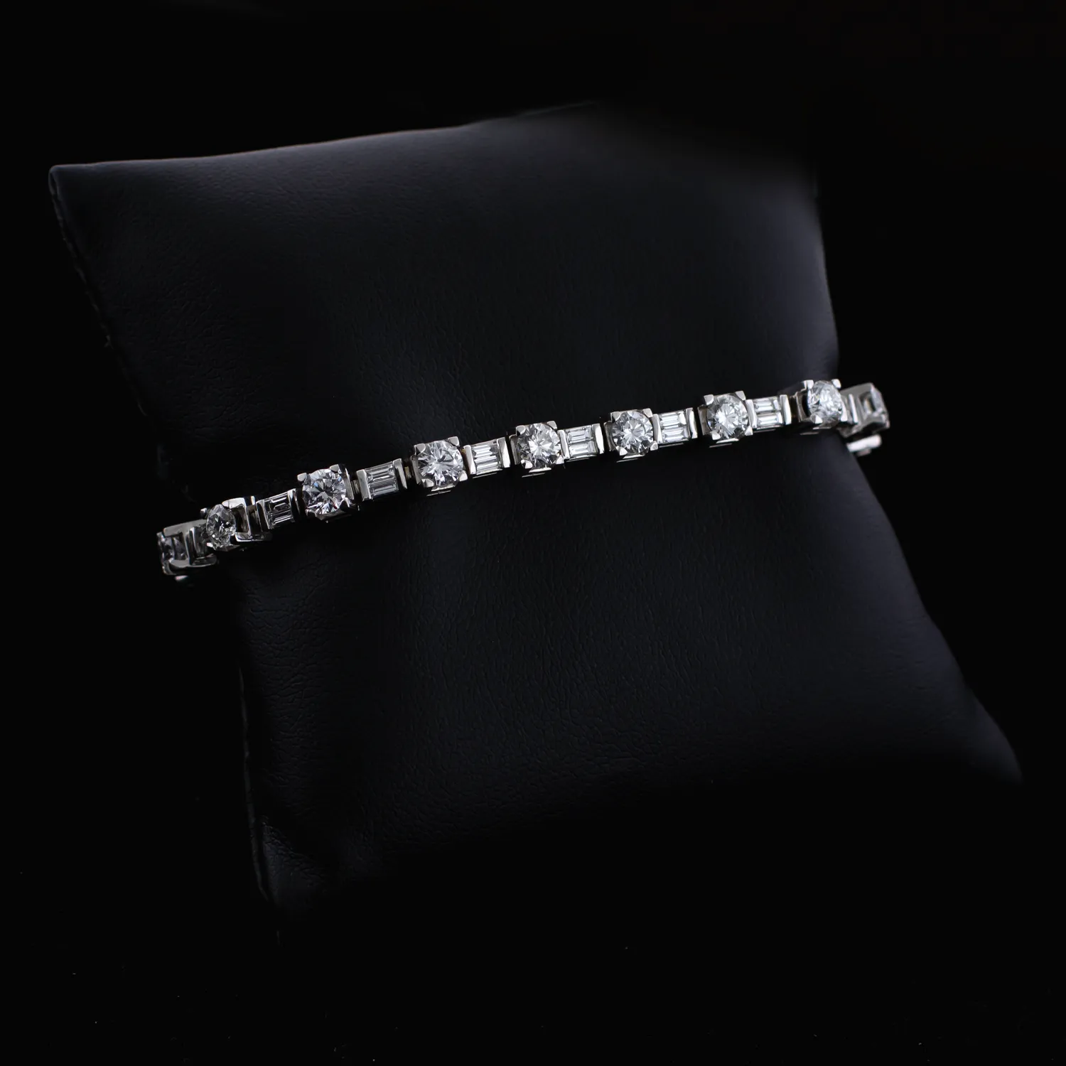 Diamond Tennis Bracelet - 14K White Gold - 7.00ct.