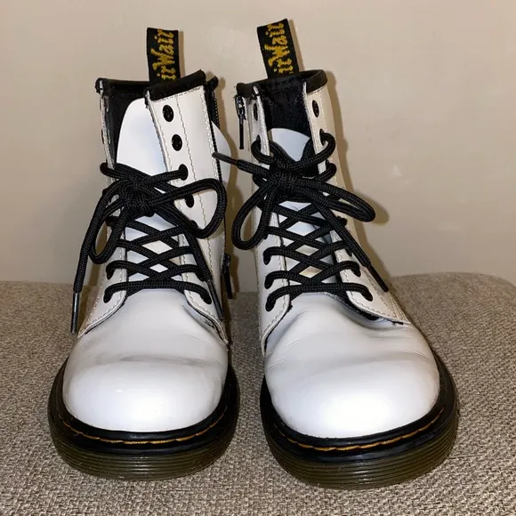 Dr. Martens Combs Little Kid Boot in White Patent Leather