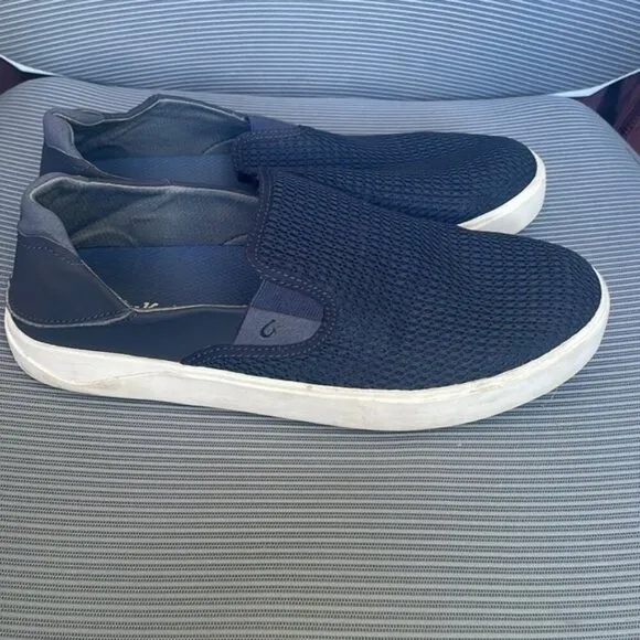 EC OluKai Lae'ahi Navy Slip on Shoes - Size 10