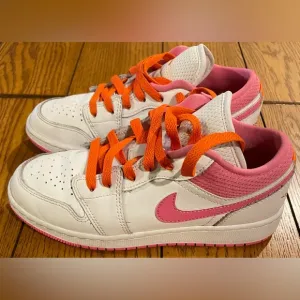EUC Nike Jordan Boy’s Air Jordan 1 Low’s (big kid) size 4Y, low cut top