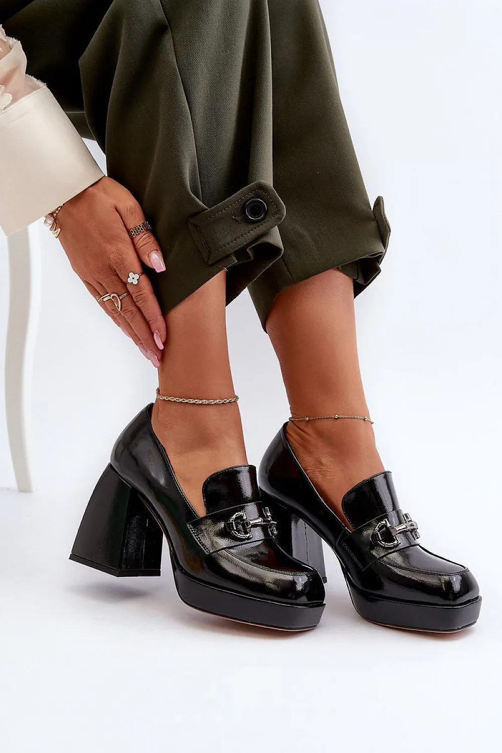 Heeled low shoes