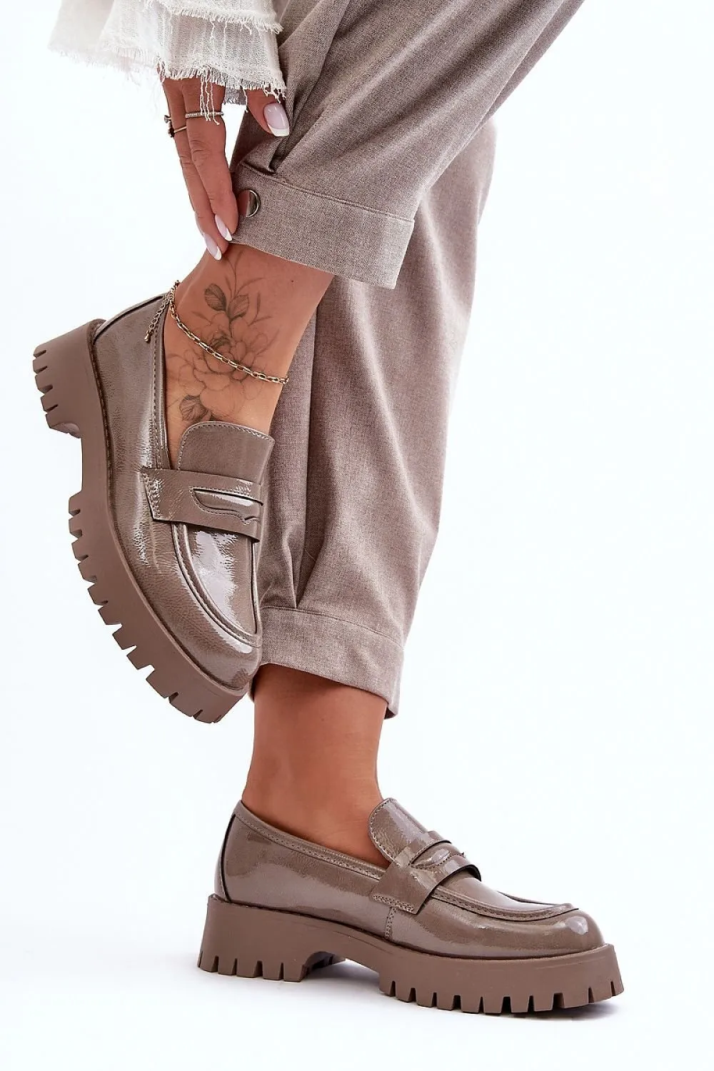 Heeled low shoes