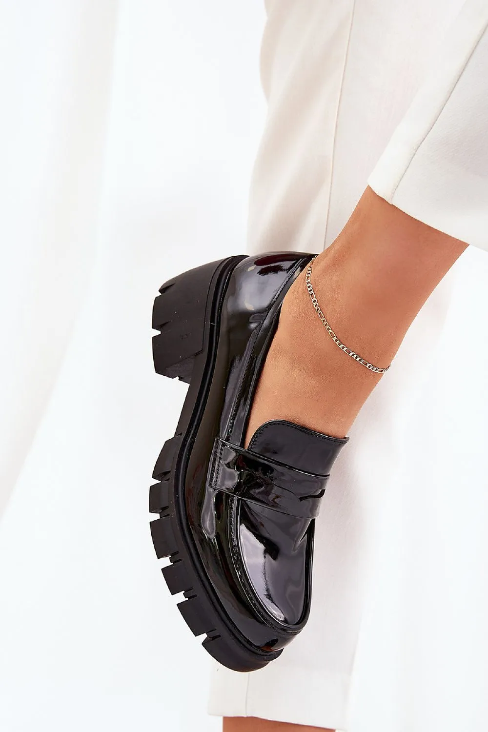 Heeled low shoes