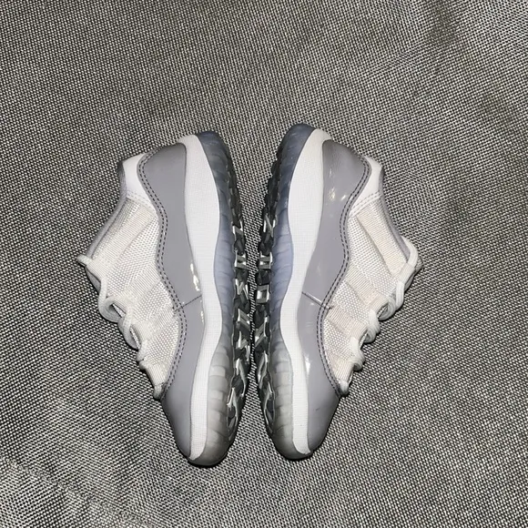 Jordan 11 Retro Low Cement Grey size 10c