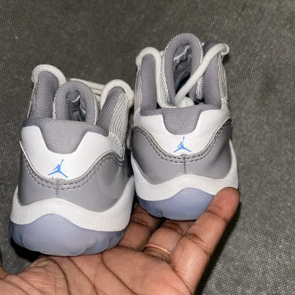 Jordan 11 Retro Low Cement Grey size 10c