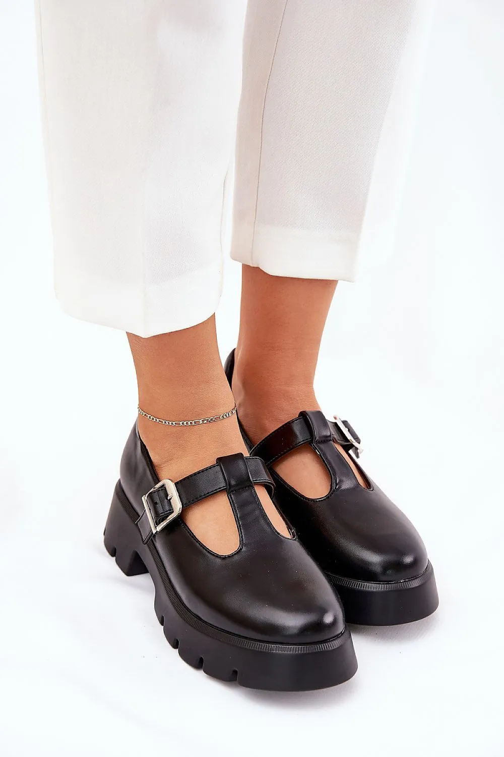 Low Shoes Step in style