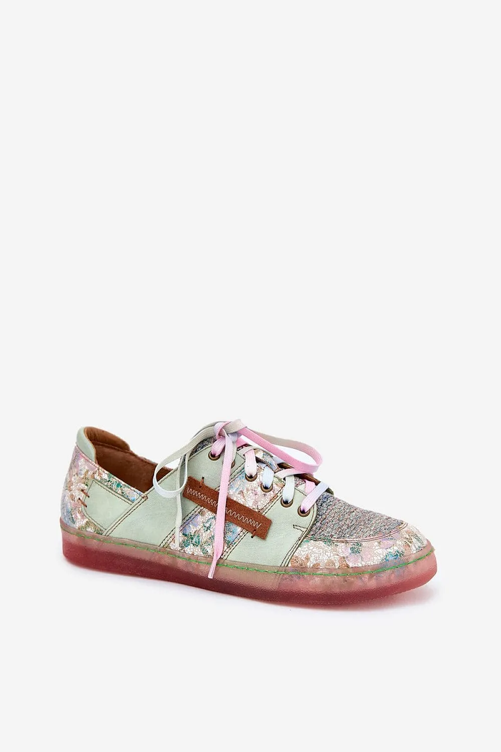 Low Shoes Step in style