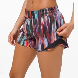 Lululemon Black Multi Hotty Hot Short ll Tall 4” Chroma Fusion Multi/Black