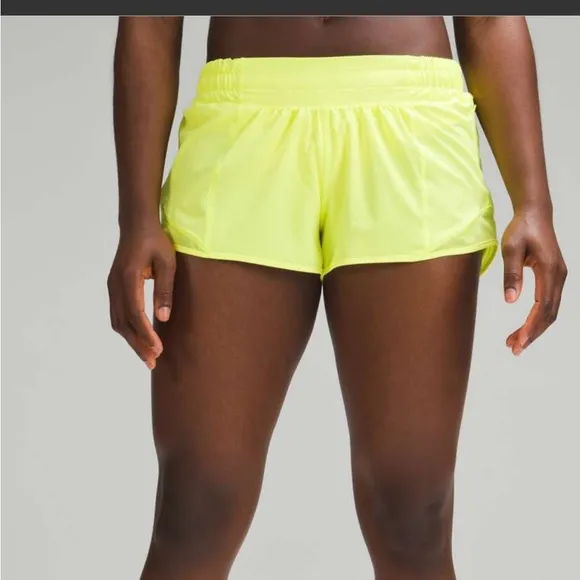 💛LULULEMON 💛 Hotty Hot Low-Rise Lined Short 2.5&quot;Electric Lemon EUC