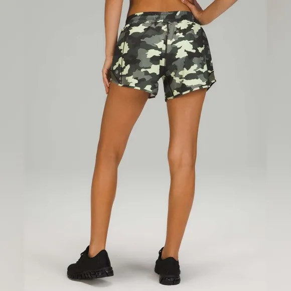 Lululemon Hotty Hot Low Rise Short 4&quot; Heritage 365 Camo Crispin Green Multi Sz 6