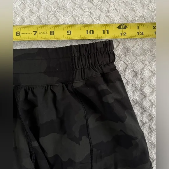 Lululemon Hotty Hot Low Rise Short 4&quot; Heritage 365 Camo Dark Olive Multi 4 Tall