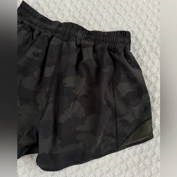 Lululemon Hotty Hot Low Rise Short 4&quot; Heritage 365 Camo Dark Olive Multi 4 Tall