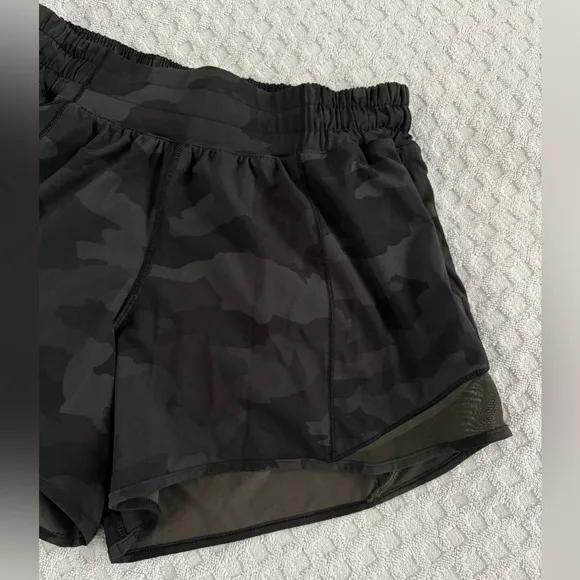 Lululemon Hotty Hot Low Rise Short 4&quot; Heritage 365 Camo Dark Olive Multi 4 Tall