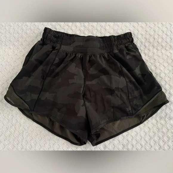 Lululemon Hotty Hot Low Rise Short 4&quot; Heritage 365 Camo Dark Olive Multi 4 Tall