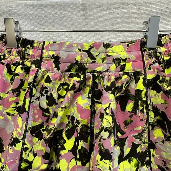 Lululemon Hotty Hot Low Rise Short Inflected Highlight Yellow Multi/Black Size 6