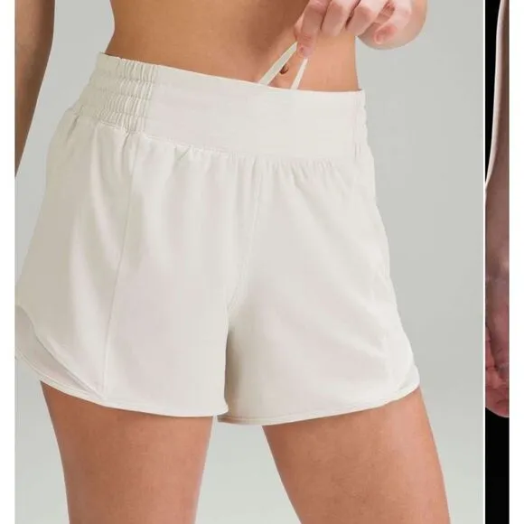 Lululemon Hotty Hot Low-Rise Lined Short 4&quot;Bone Size 6 NWT in packaging