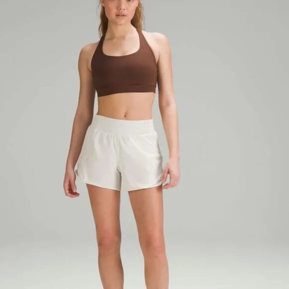 Lululemon Hotty Hot Low-Rise Lined Short 4&quot;Bone Size 6 NWT in packaging