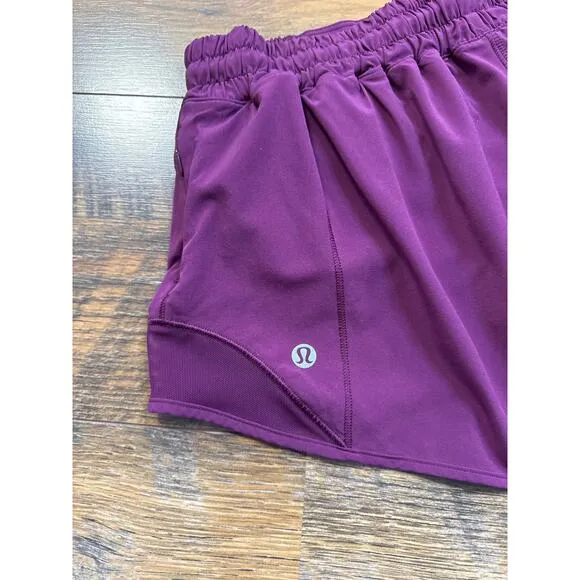 Lululemon Hotty Hot Short II 2.5&quot; Marvel Size 8