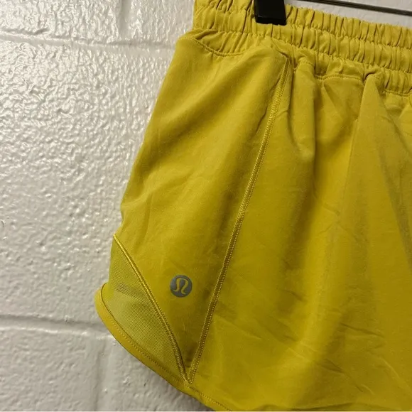 Lululemon Hotty Hot Short II *2.5&quot; Soleil Yellow Size 10 Classic Gym Athletic