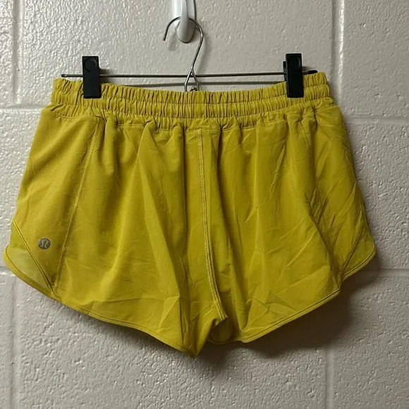 Lululemon Hotty Hot Short II *2.5&quot; Soleil Yellow Size 10 Classic Gym Athletic