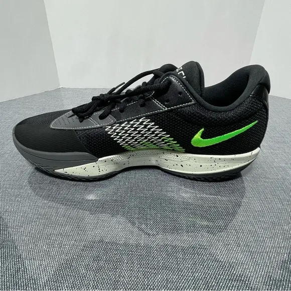 Nike Air Zoom GT Cut Academy Basketball Shoes FB2599-001 Black Men's Size 12 New