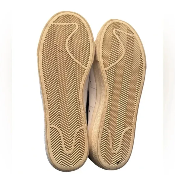 Nike Women's Blazer '77 Low Shoes
