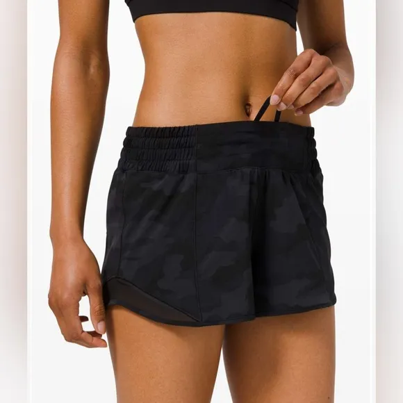 NWOT Lululemon Hotty Hot Short II *2.5&quot; Heritage 365 Camo Deep Coal Multi