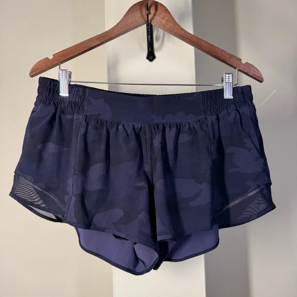 NWOT Lululemon Hotty Hot Short II *2.5&quot; Heritage 365 Camo Deep Coal Multi