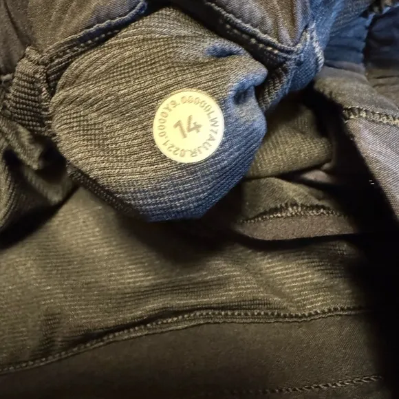 NWOT Lululemon Hotty Hot Short II *2.5&quot; Heritage 365 Camo Deep Coal Multi