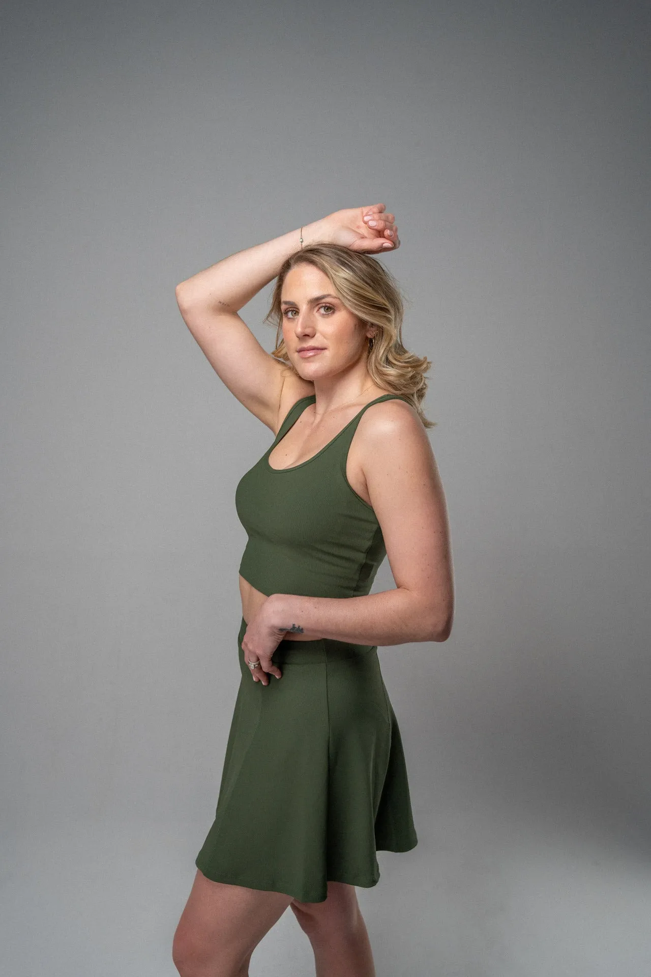 radiant ribbed built-in crop tank