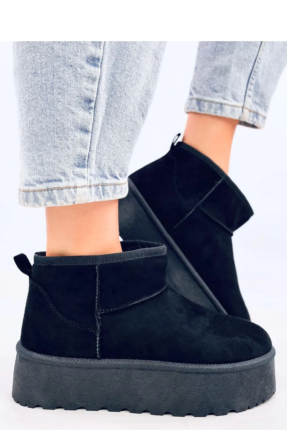Snow boots