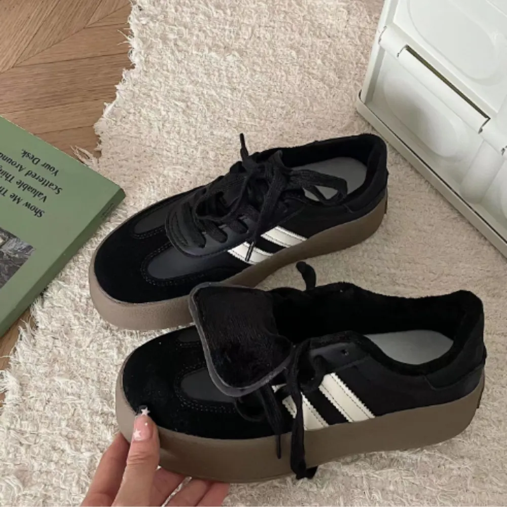 “Wire D”Shoes