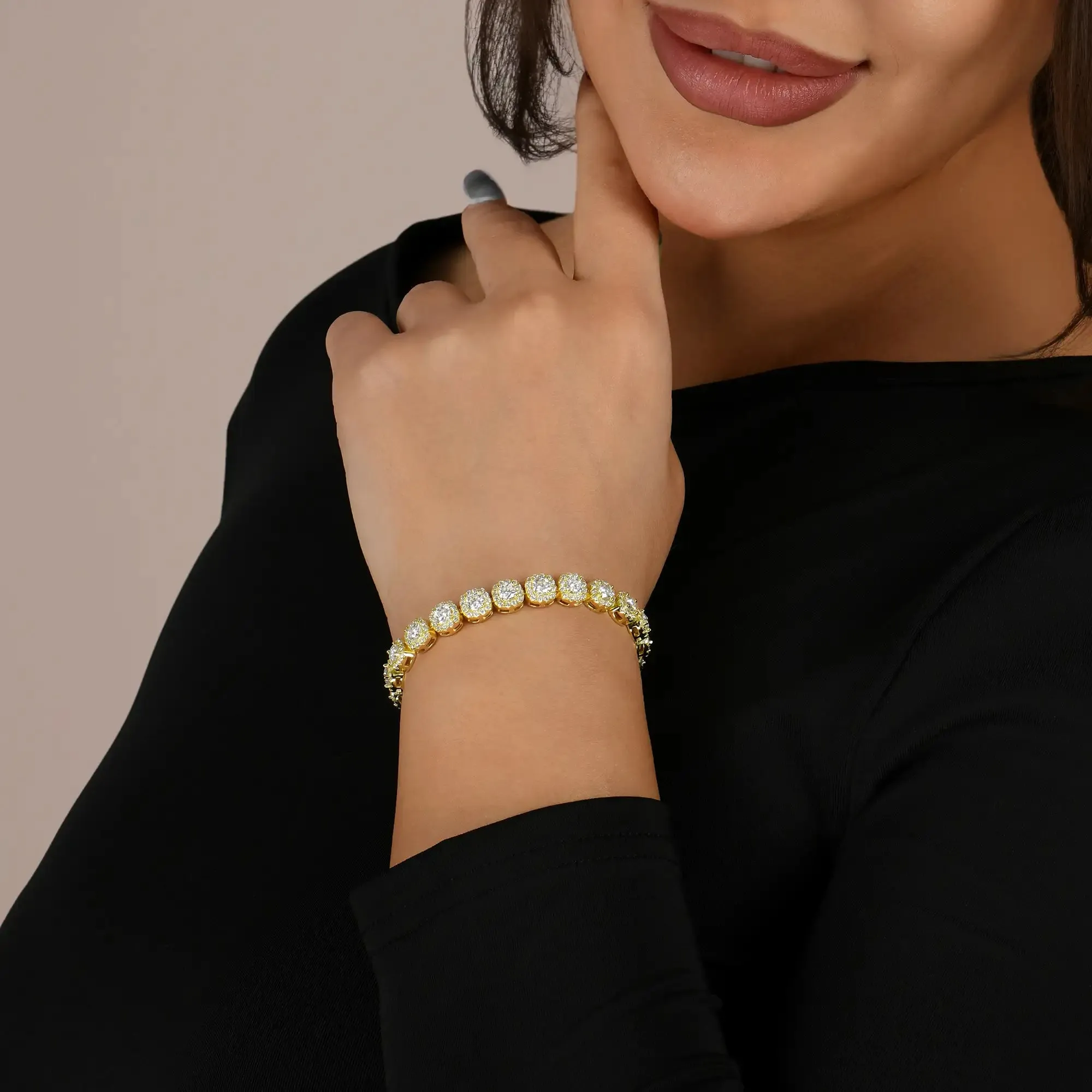 Women's Cushion-Cut Clustered Tennis Bracelet - 7mm