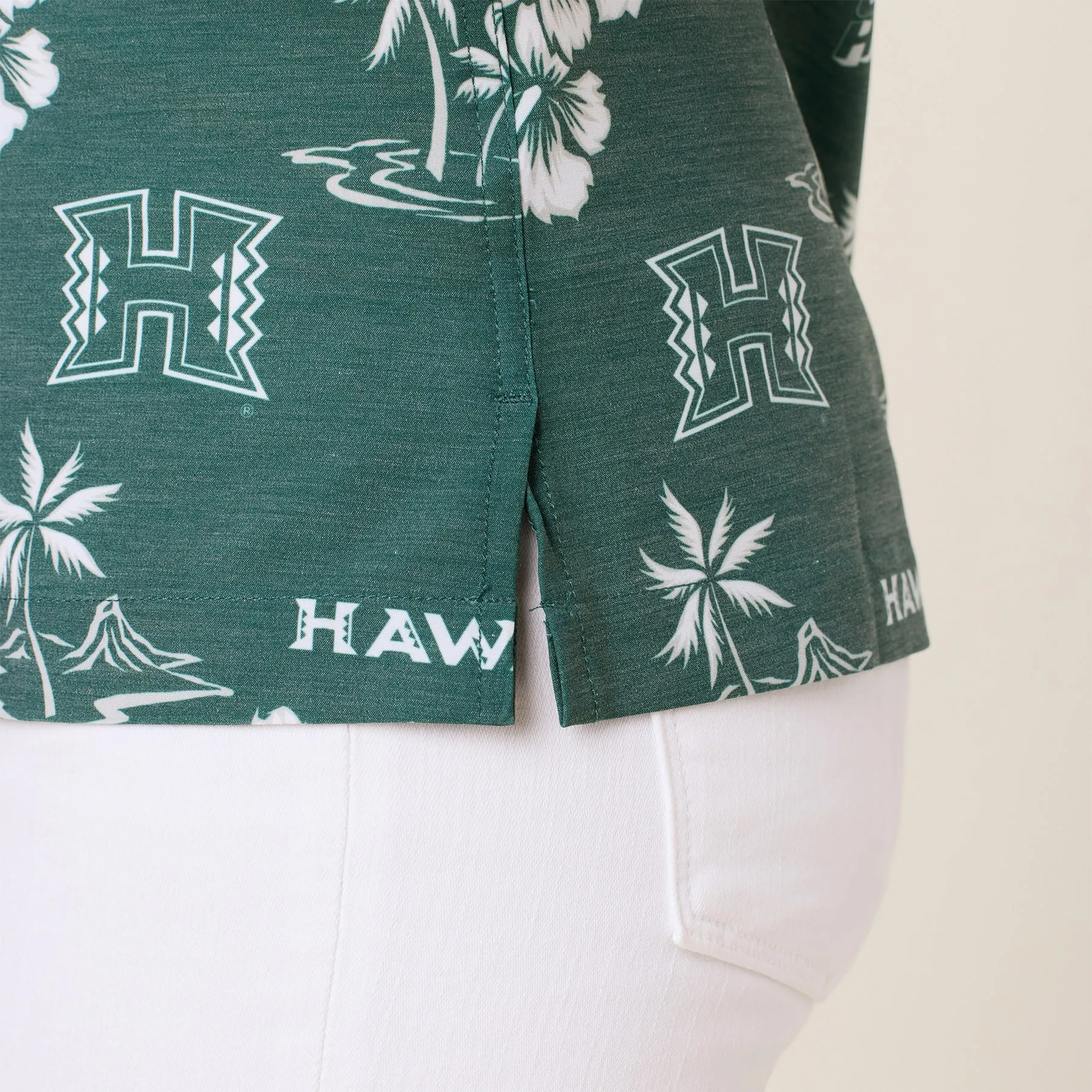 WOMEN'S UNIVERSITY OF HAWAI'I GAME DAY PERFORMANCE BUTTON FRONT